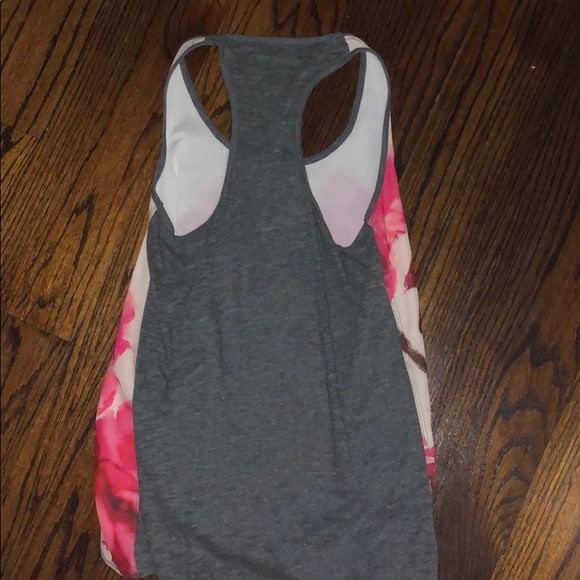American Eagle Outfitters Rose Tank Top - Picture 3 of 3
